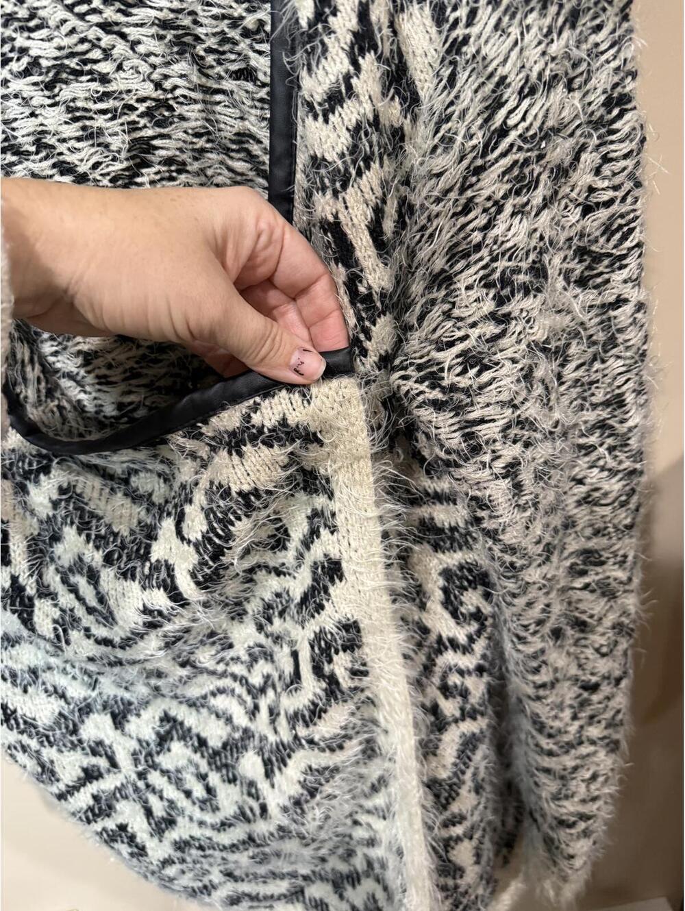 Jeans by Buffalo Women's Fuzzy Open Front Cardigan Sweater Large - Picture 6 of 8